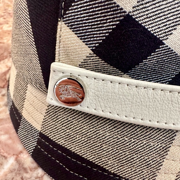 Burberry Black and White Vintage Plaid Check Hat - Picture 3 of 8